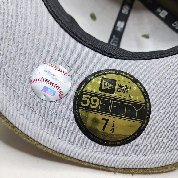 New Era New York Yankees 59Fifty Olive Green Fitted Baseball Cap Hat 7 1/4 New - Picture 8 of 11